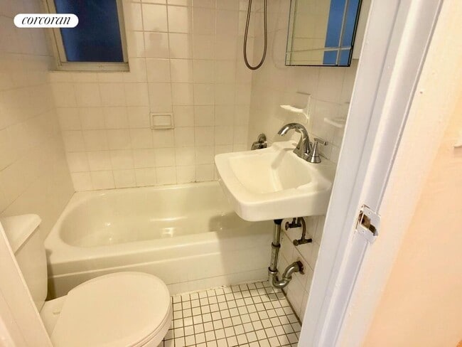 Building Photo - 448 W 55th St