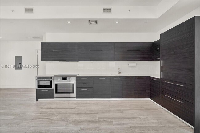 Building Photo - 45 SW 9th St