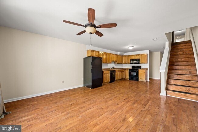 Building Photo - 1216 S 45th St