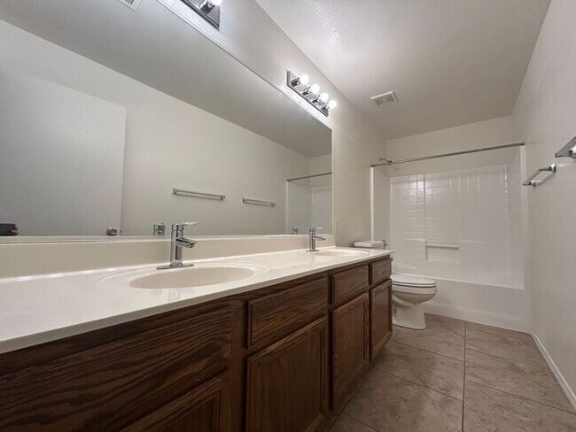 Building Photo - 6858 S 19th St