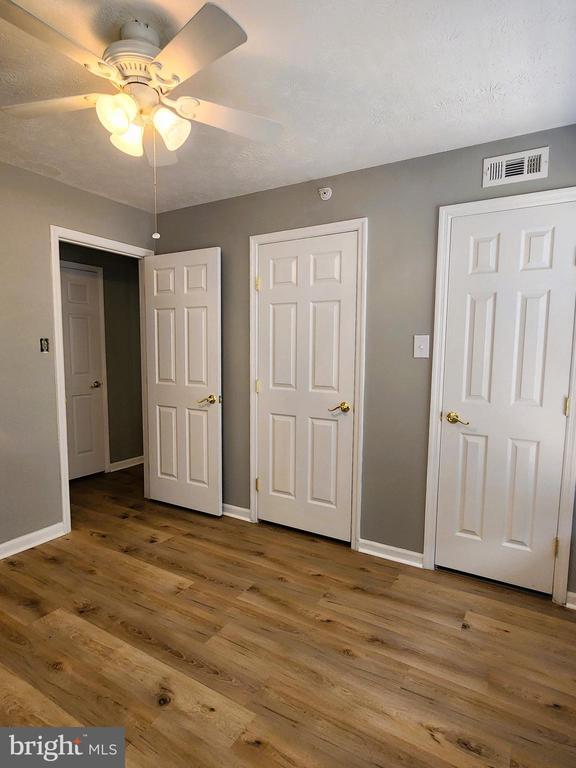 Building Photo - 16 Laurel Path Ct