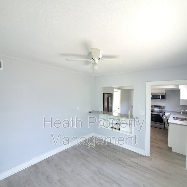 Building Photo - 1735 25th St S