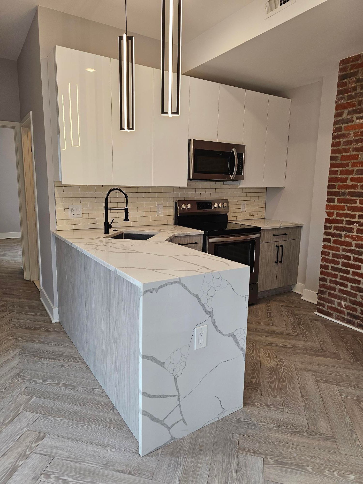 Building Photo - 862 N 41st St