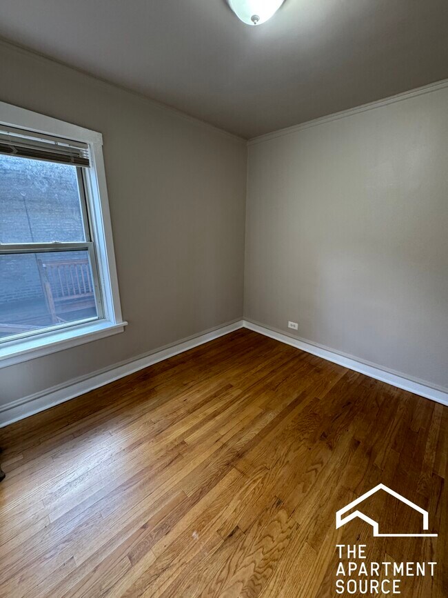 Building Photo - 4031 W Melrose St