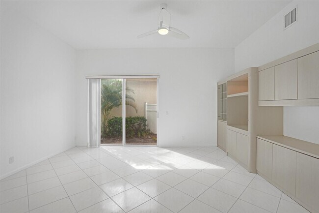 Building Photo - 6463 Colomera Dr