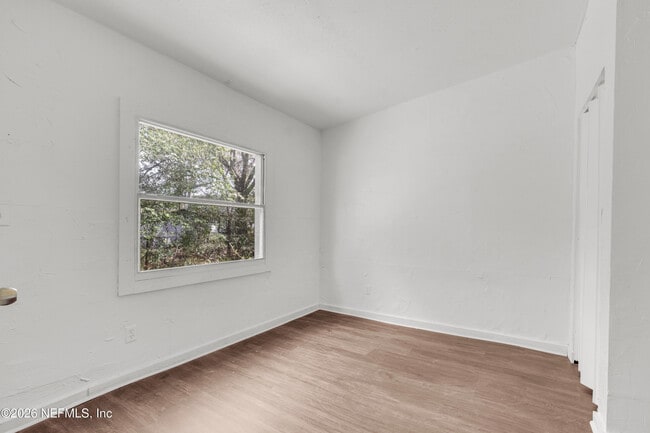 Building Photo - 1227 Dena St