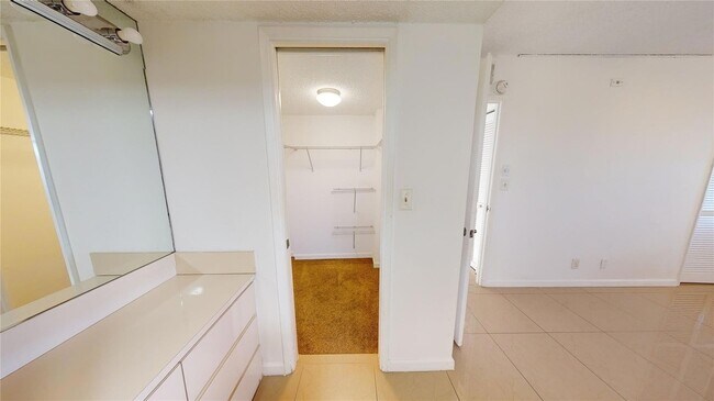 Building Photo - 3080 N Course Dr