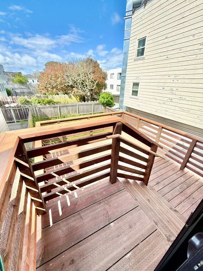 Building Photo - 5840