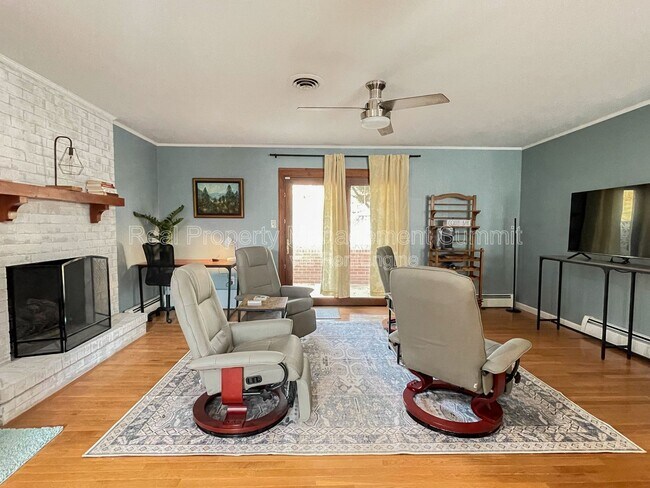 Building Photo - 1508 Chesley Pl