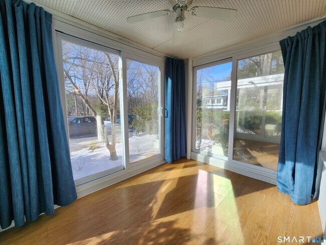 Building Photo - 22 North Lake Dr