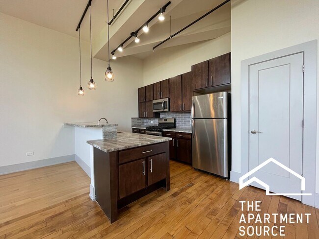 Building Photo - 1432 W 21st St