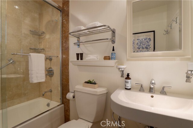 Building Photo - 3323 Ione Dr