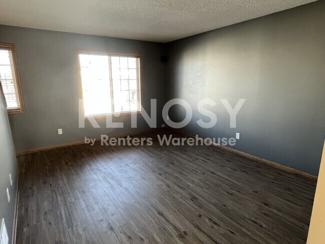 Building Photo - Available August 8 - 2 Bed/1.5 Bath Townhome in Prior Lake