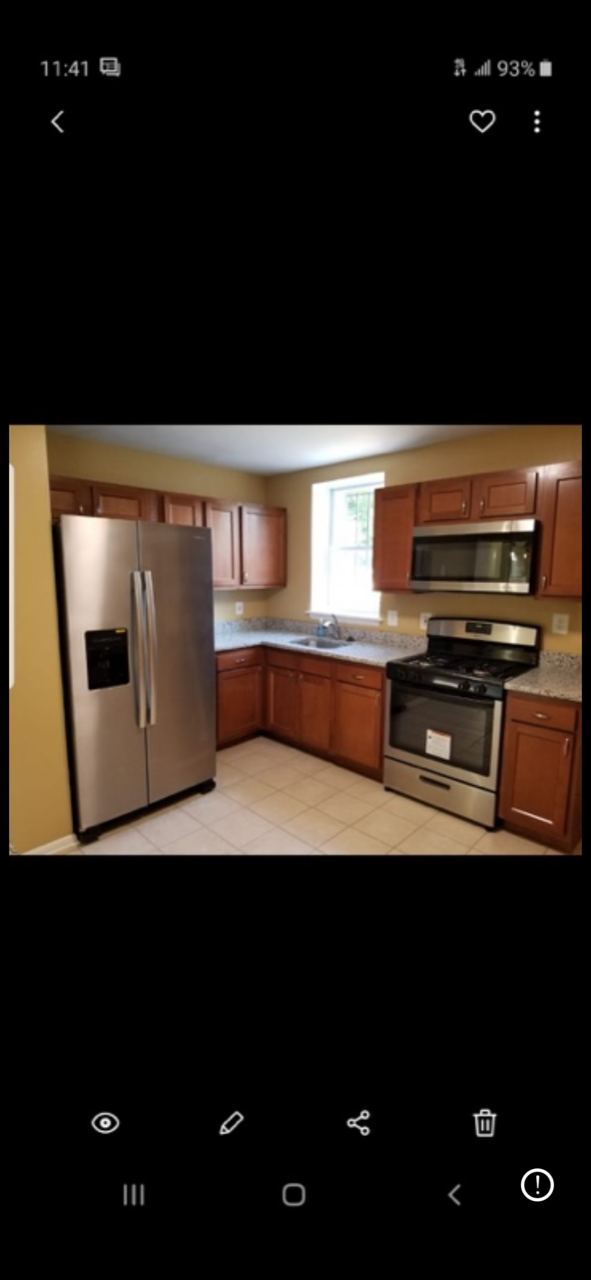 Kitchen - 1101 E Preston St