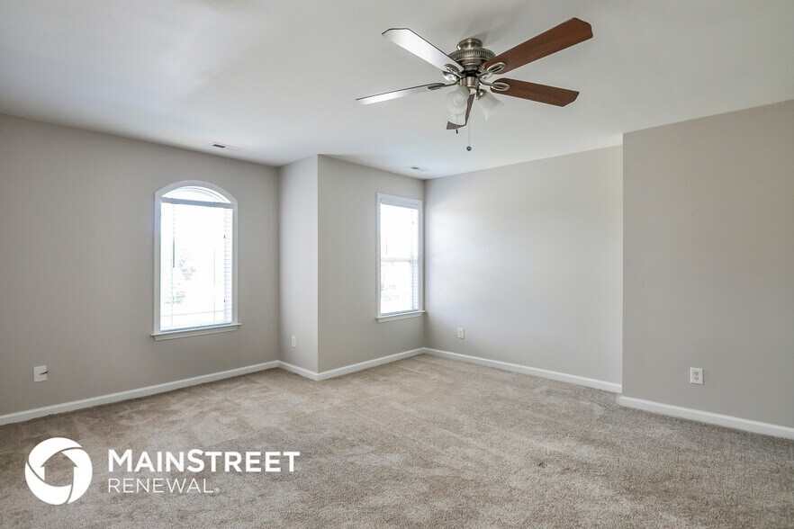 Building Photo - 260 Willowbrook Cir