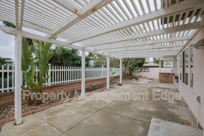 Building Photo - 30538 Colina Verde St
