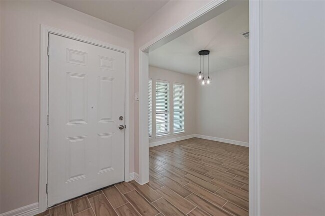 Building Photo - 5310 Monteith Dr