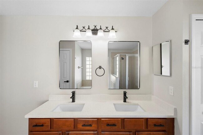 Building Photo - 1227 Tivoli Dr