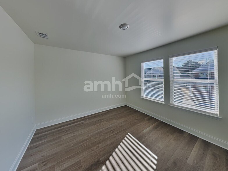 Building Photo - 3504 Shane Hill Rd SW