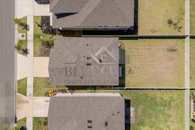 Building Photo - 12937 Camarillo Pl