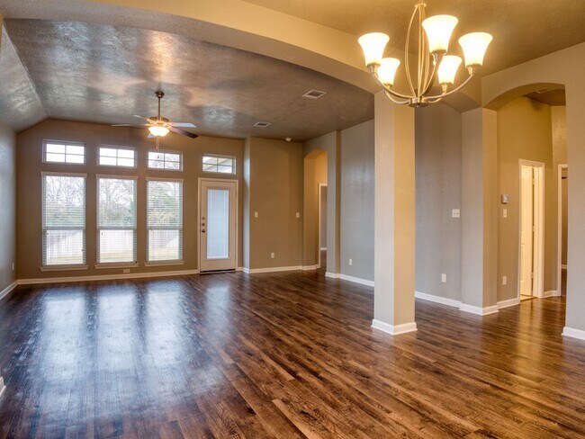 Building Photo - Spacious Single-Family Home Available Now!