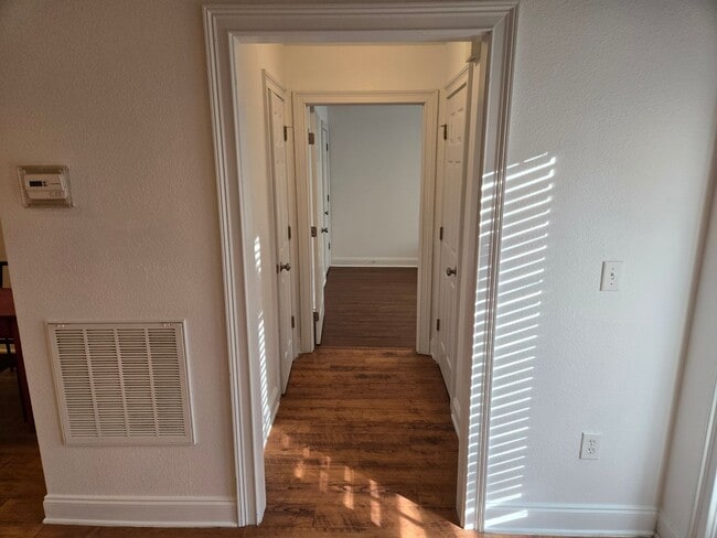 Building Photo - 802 W Longleaf Dr