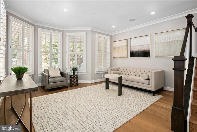 Building Photo - 2863 11th St N