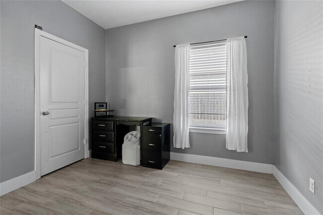 Building Photo - 7529 Topaz Way