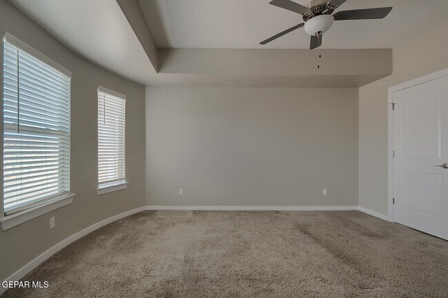 Building Photo - 2157 Blue Vly