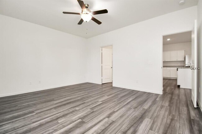 Building Photo - 7807 Royalwood Dr