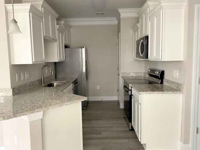 Building Photo - 157 Ella Kinley Cir