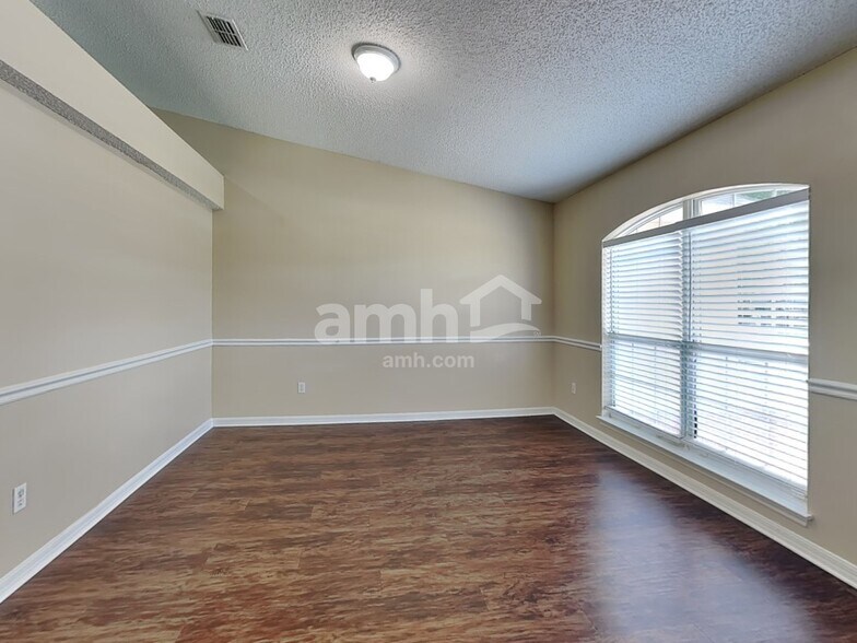 Building Photo - 10191 Wood Dove Way