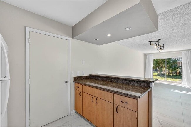 Building Photo - 10659 Windsor Ct
