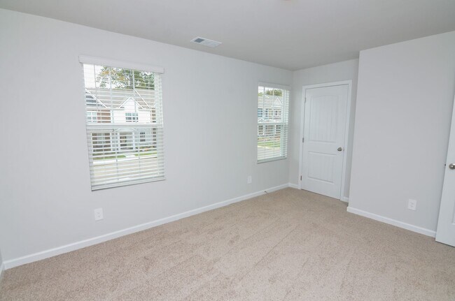 Building Photo - 1017 Keyes Pl
