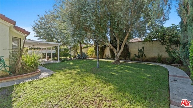 Building Photo - 409 Beverly Dr