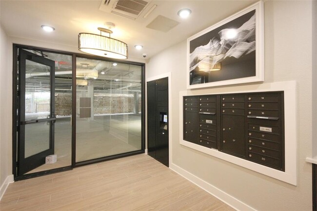 Building Photo - 4325 Jackson Ave