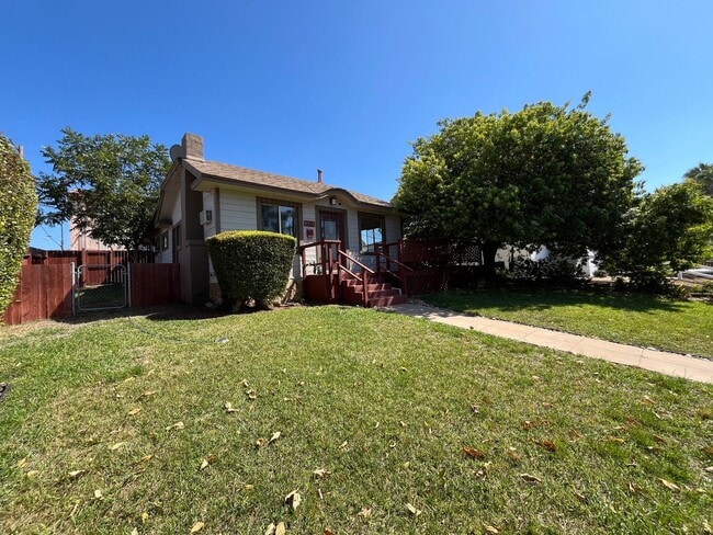 Building Photo - Craftman Style Home in North Park! Blacks ...