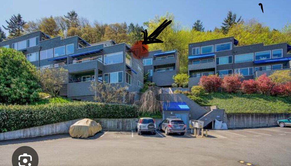 Parking lot to Unit (highlighted in Red); 108 stair steps - 3515 SW Barbur Blvd