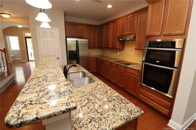 Building Photo - 218 Longchamp Ln