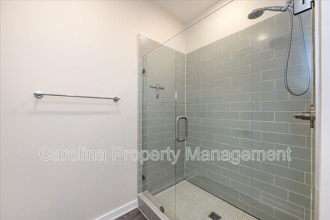 Building Photo - 3630 N Davidson St