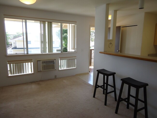 Building Photo - 1 Bedroom, 1 Bath, 1 Covered Parking in Mi...