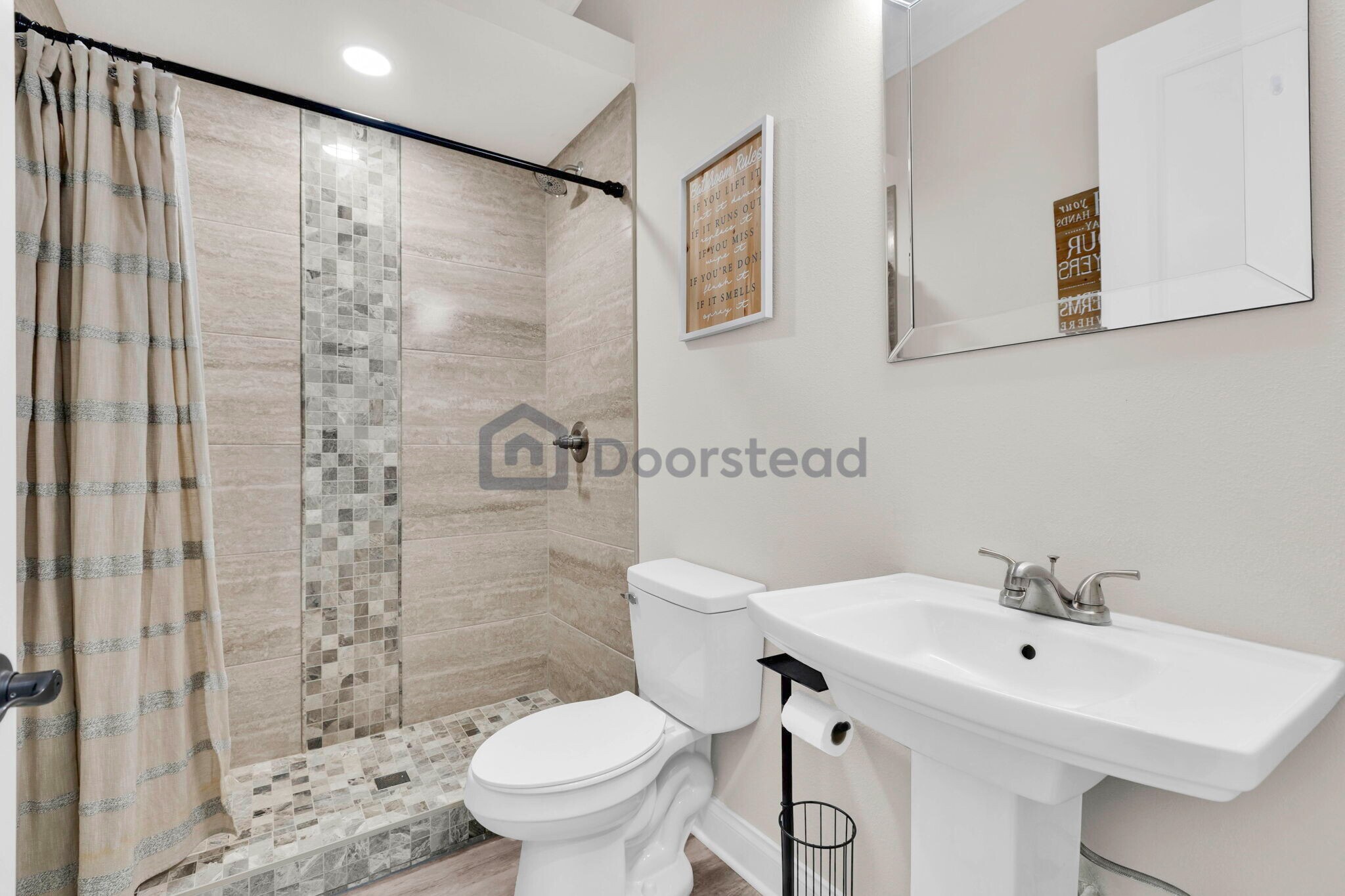 Building Photo - 4114 N Nebraska Ave