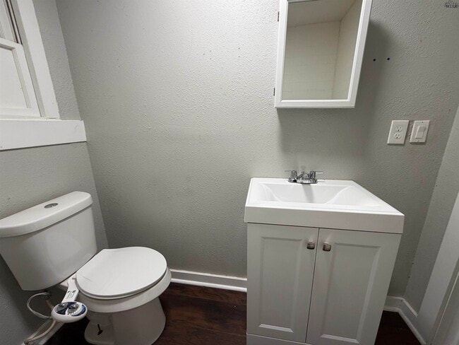Building Photo - 1202 Austin St
