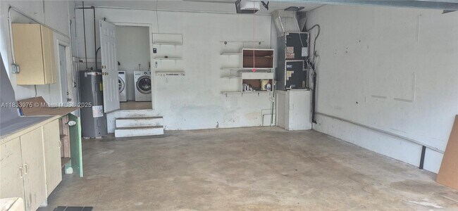 Building Photo - 2811 SW 79th Ave