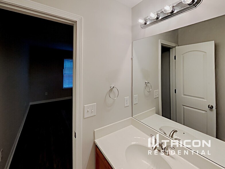 Building Photo - 861 Bitting Hall Cir