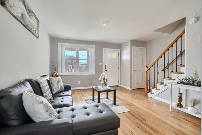 Building Photo - Spacious Townhome 3Bed/2Bath in Dundalk