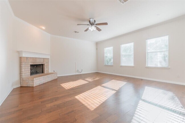 Building Photo - 9516 Castle Pines Dr