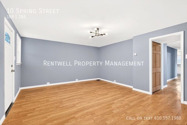 Building Photo - 10 S Spring St