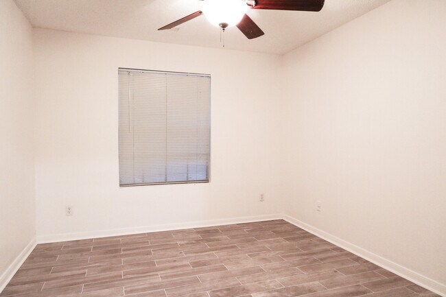 Building Photo - 2750 Holly Hall St