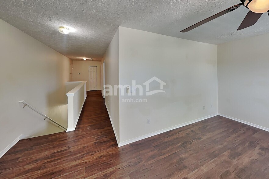 Building Photo - 2651 Sutherland Dr